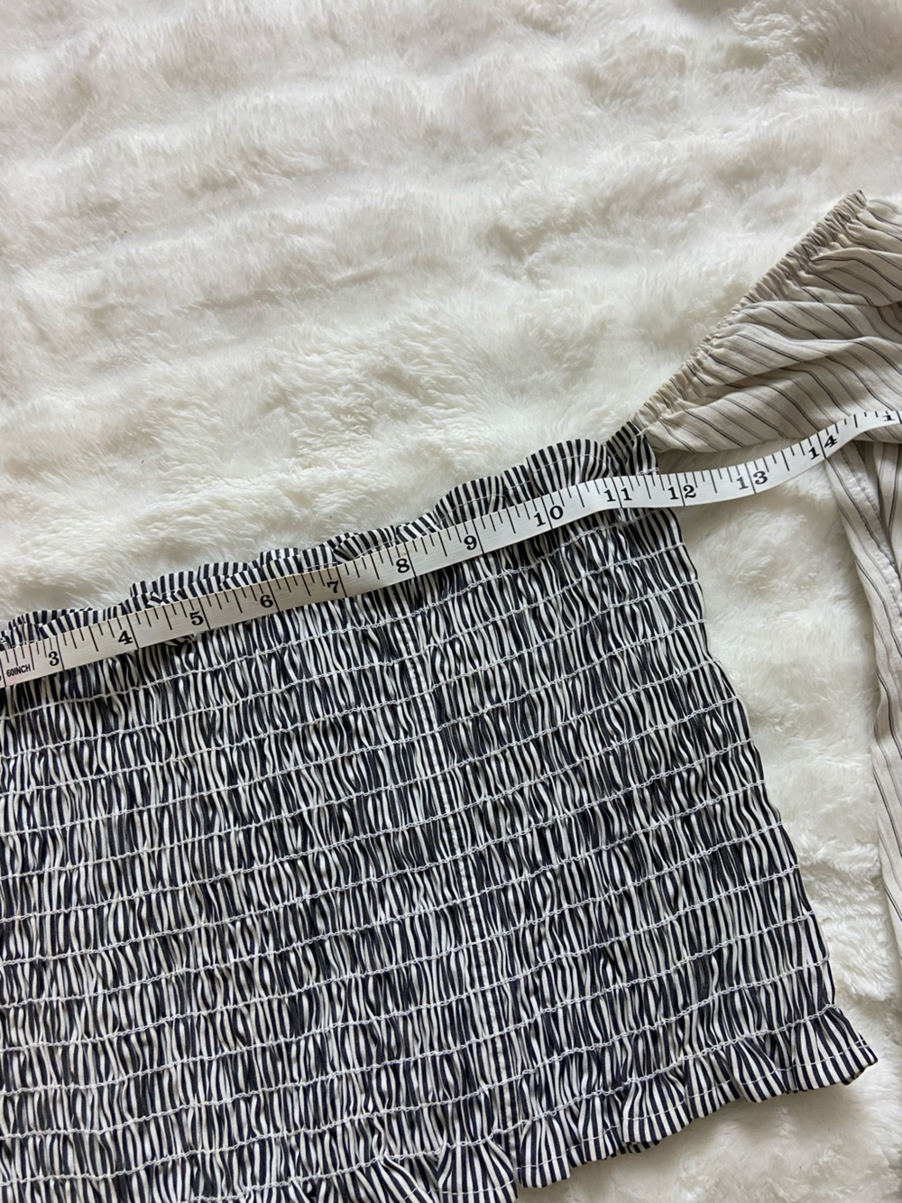 First of all kind Striped Off-Shoulder Smocked Crop Top 39174 - Picture 3 of 9